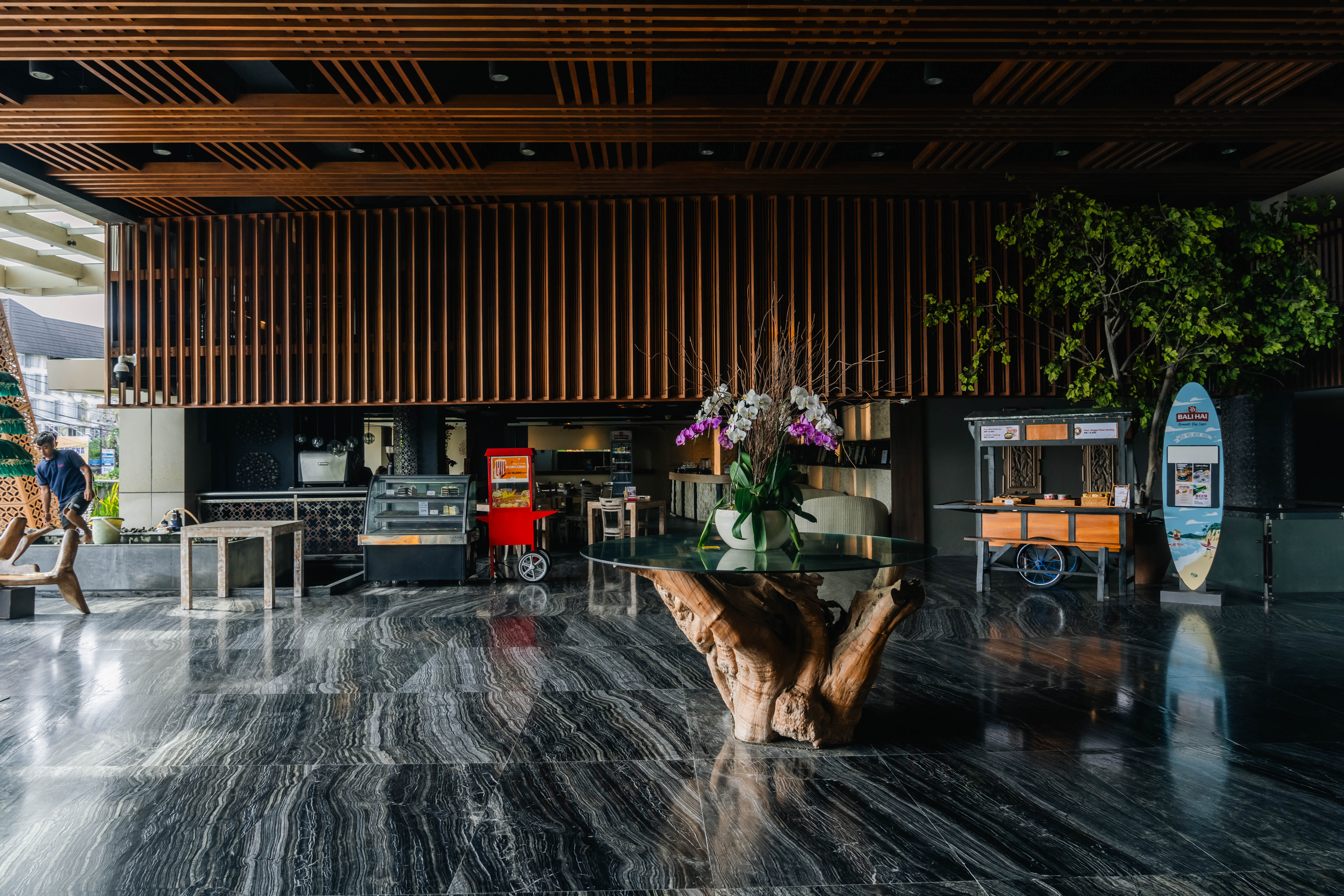 RAMADA	BY WYNDHAM BALI SUNSET ROAD AND QUEEN’S	TANDOOR	LAUNCH