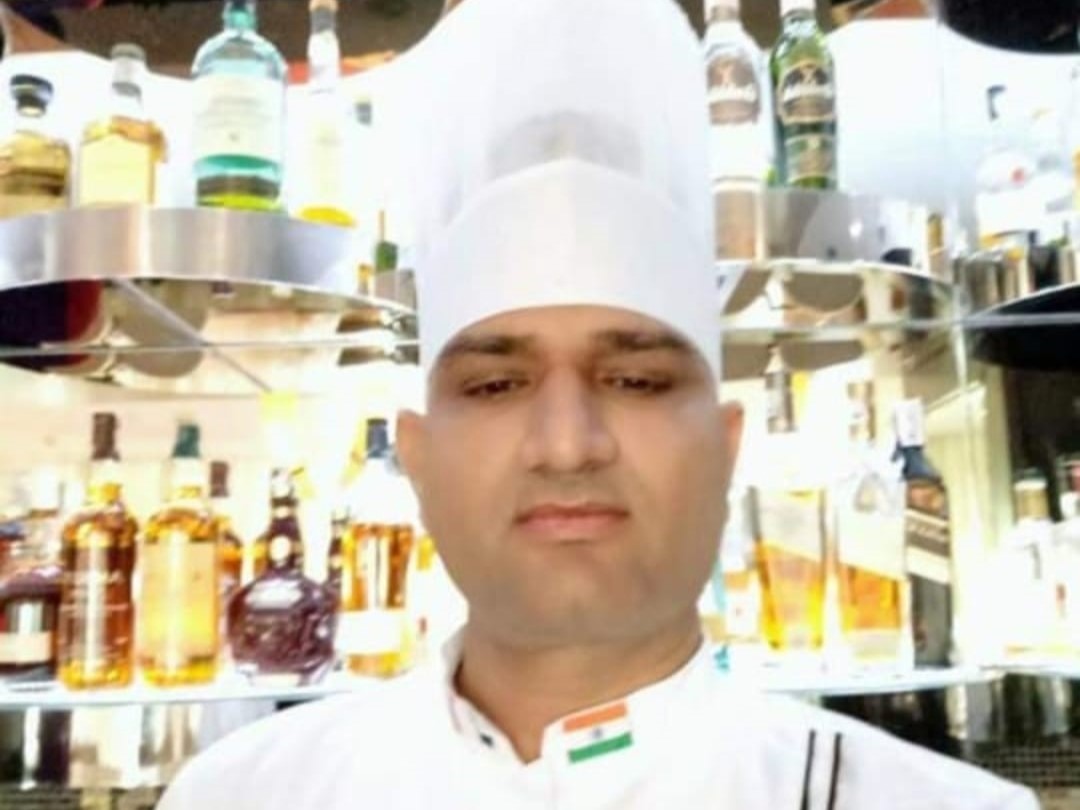 Chef de Partie, Curry Specialist Pavan Kumar at Queen’s Tandoor Indian Restaurant Seminyak Bali